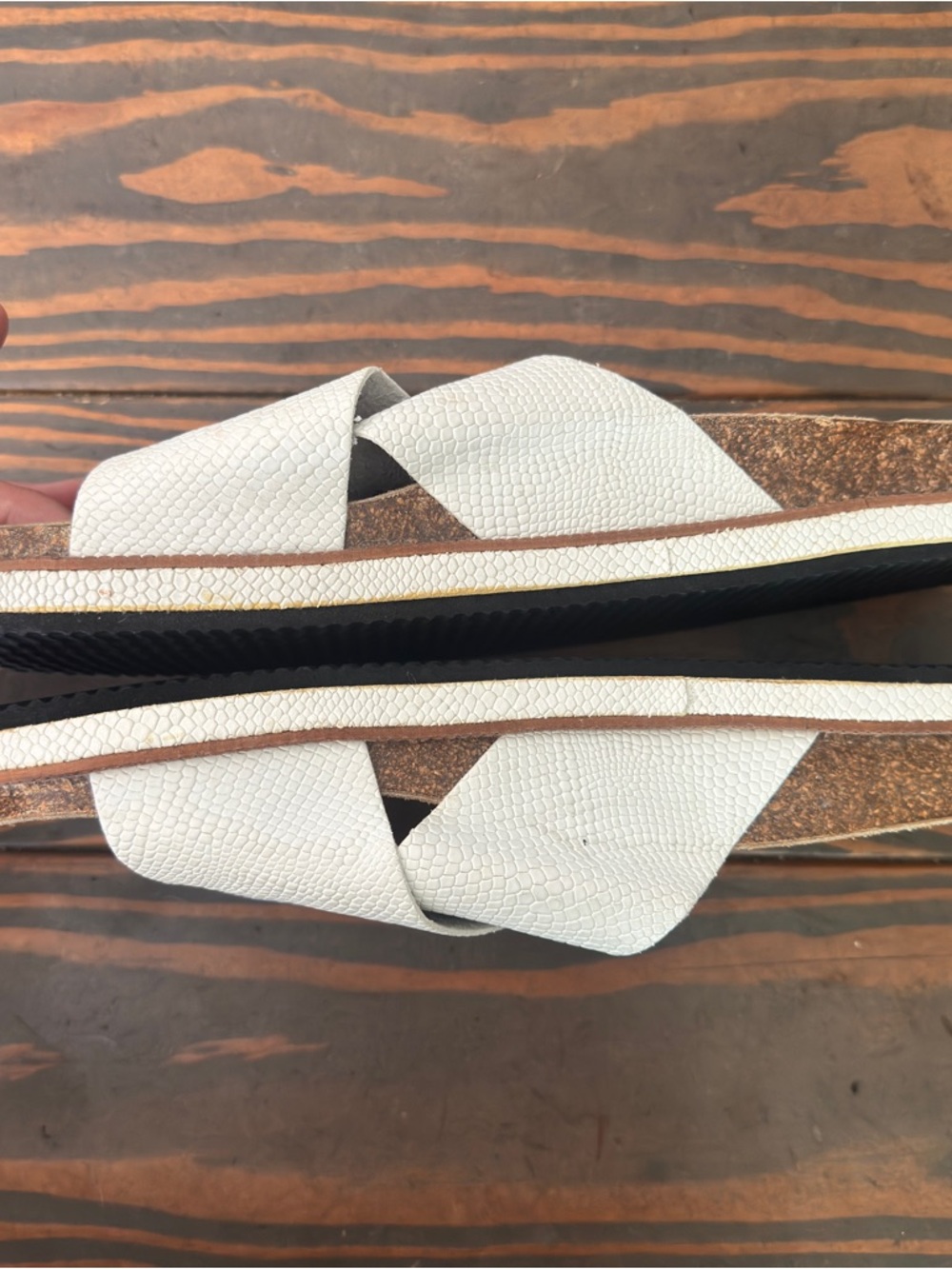 Free People Sidelines Footbed Sandals White Lizard Crisscross Size 9 Spain NWOB - Picture 4 of 7